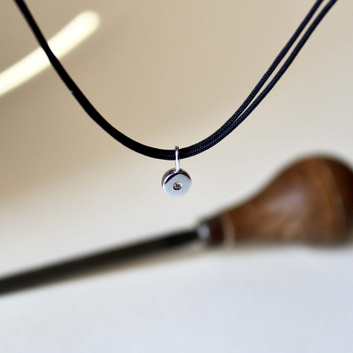 Colgante Nora Plata y Diamante con cordón