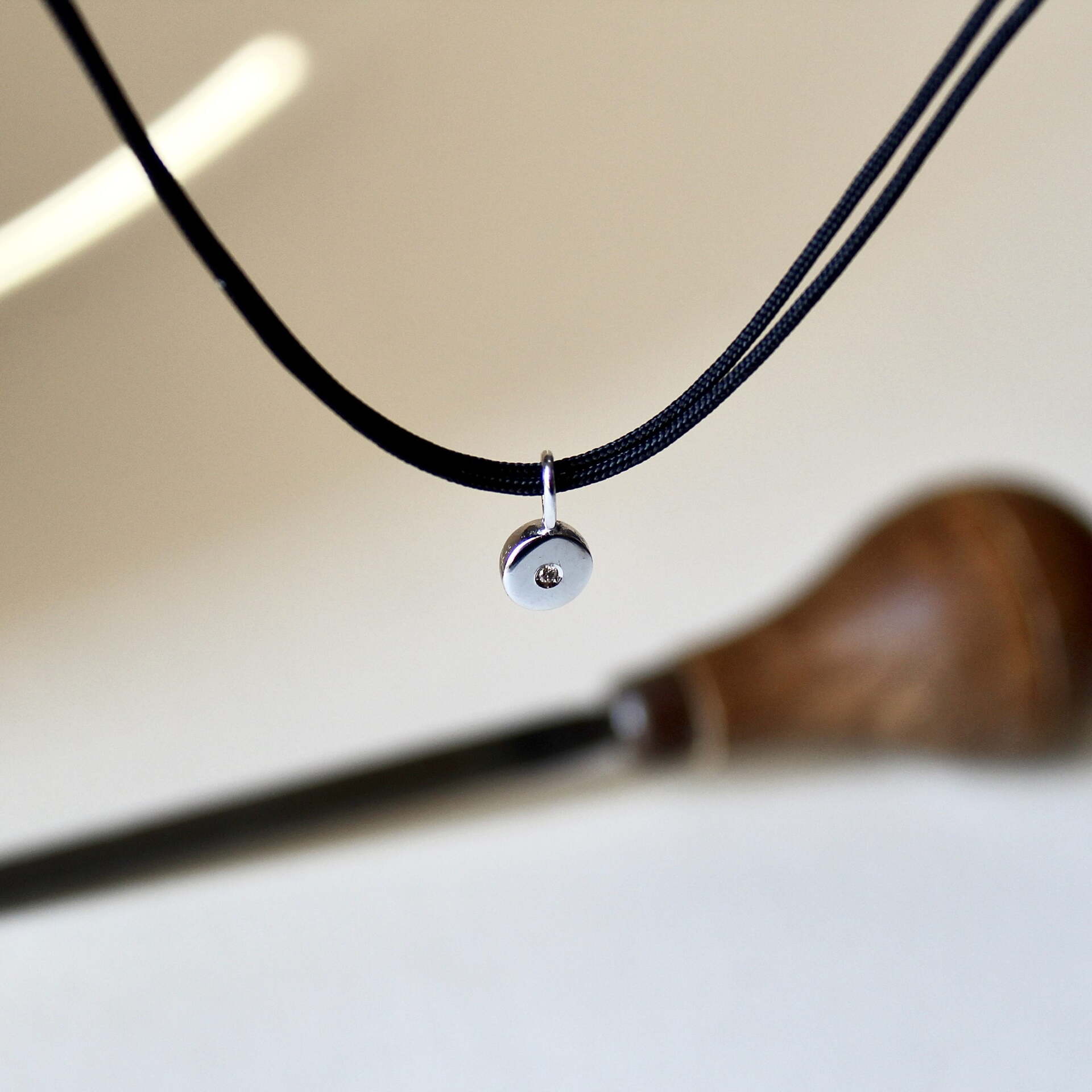 Colgante Nora Plata y Diamante con cordón