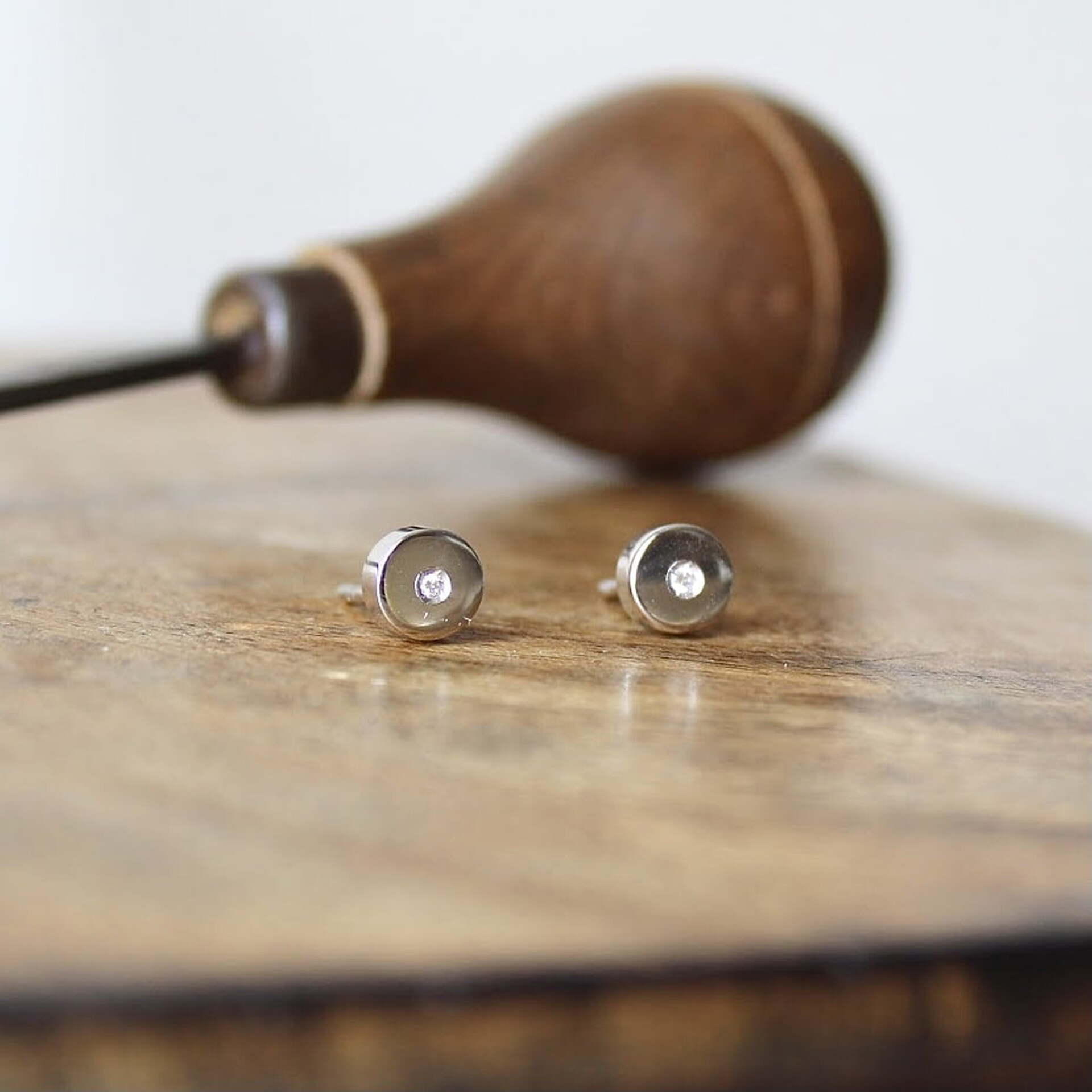 Joyas artesanales Pendiente Nora Diamante y Plata