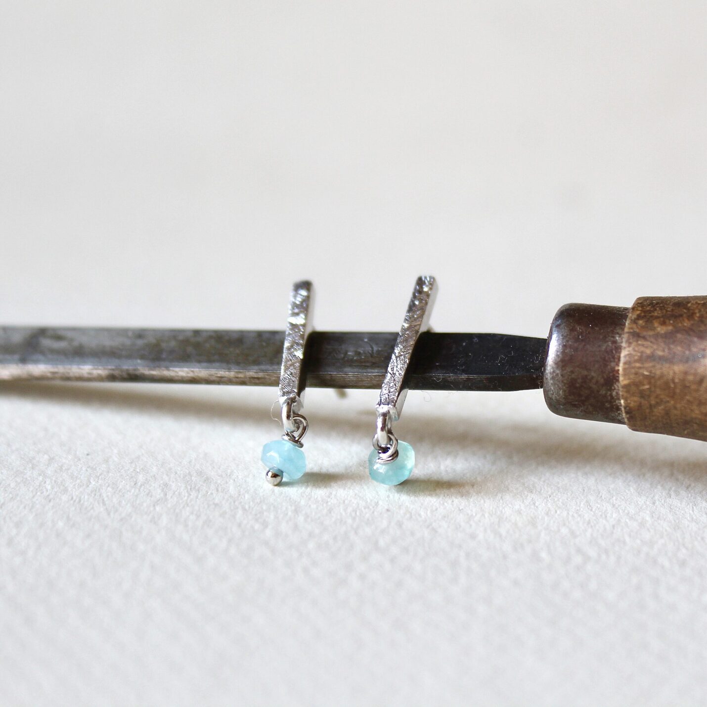 pendientes plata con perla azul