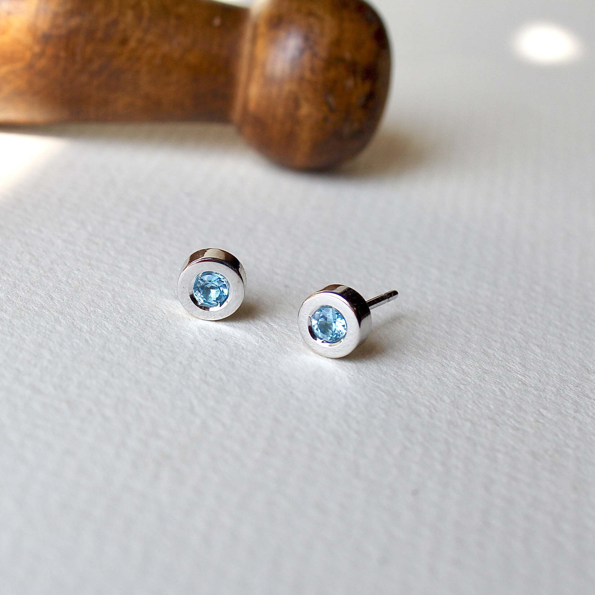 Joyas hechas a mano Pendientes Fiona Plata y Topacio