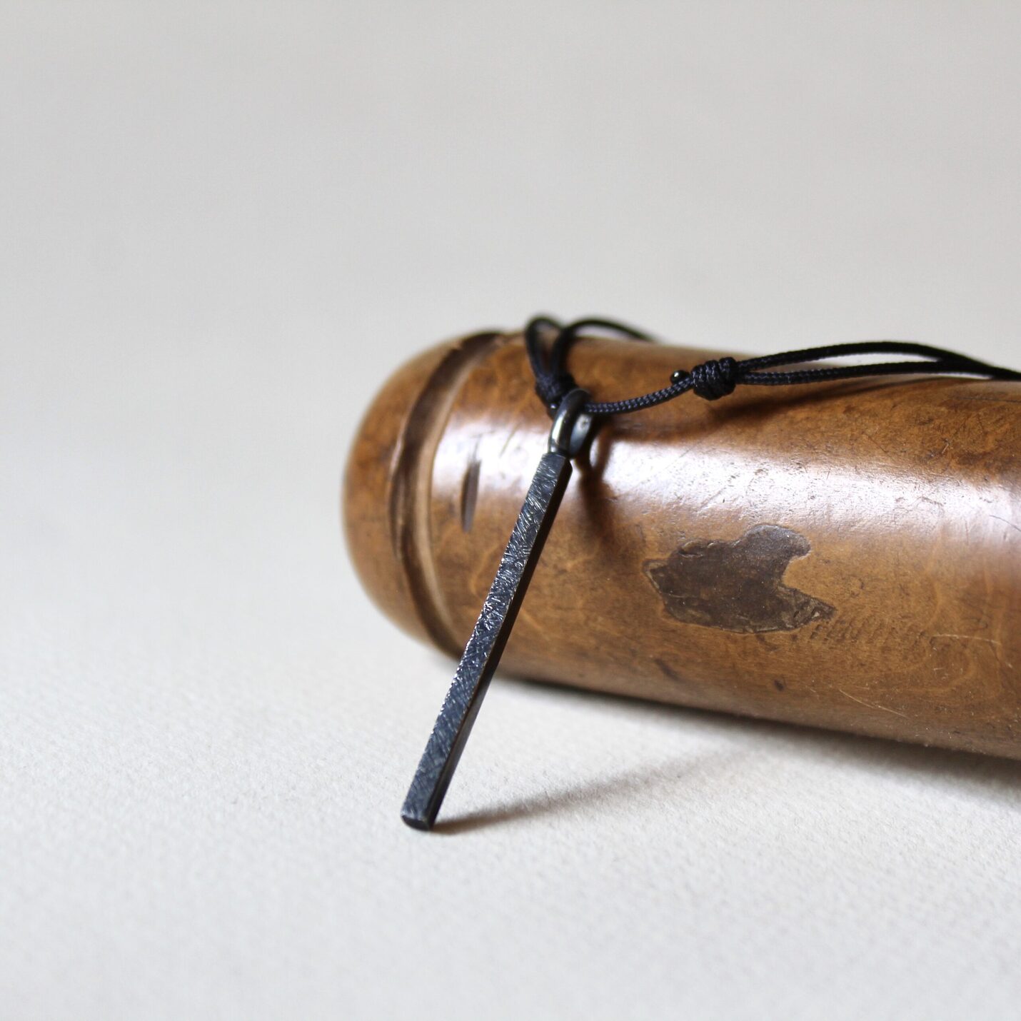 joyas artesanales colgante hombre