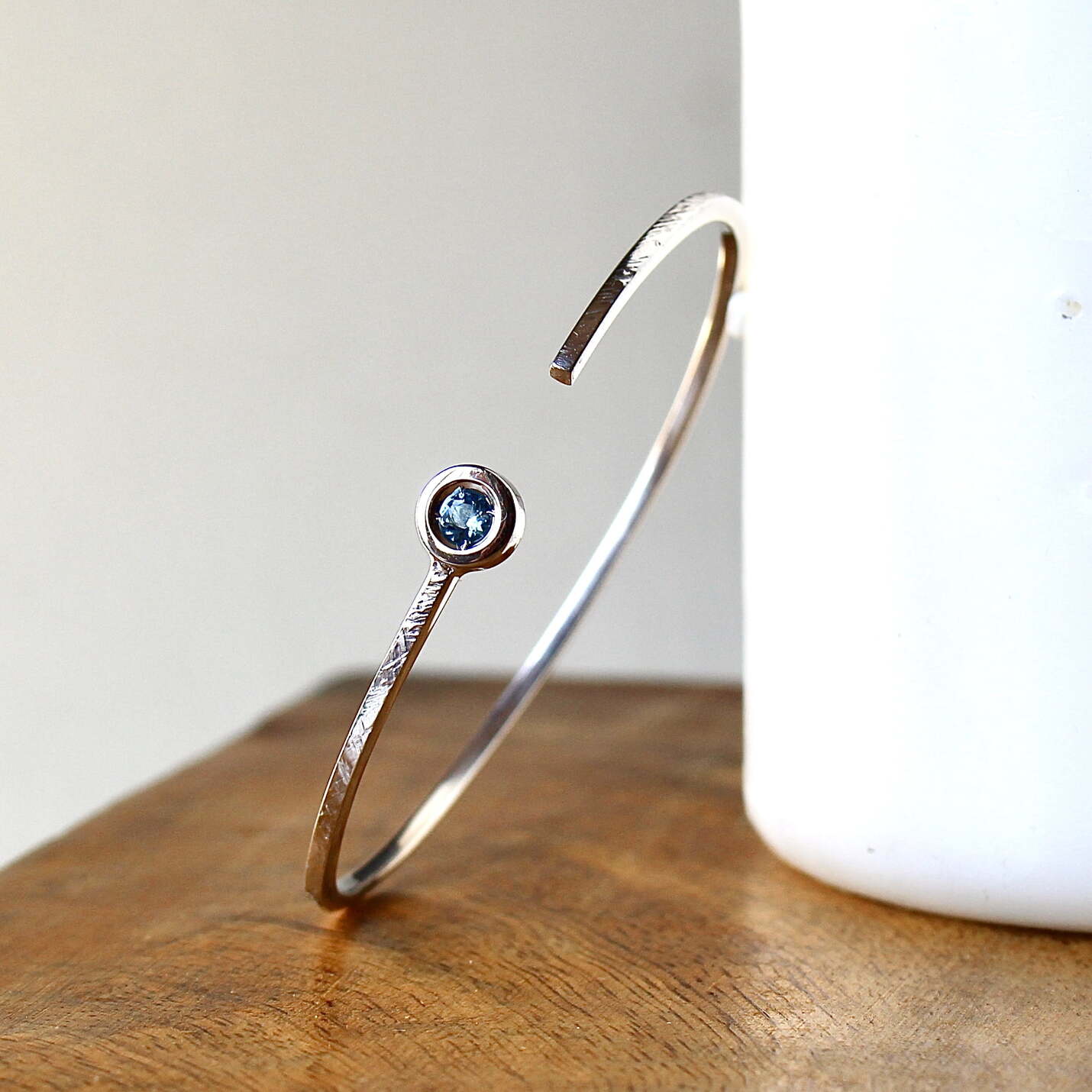 Joyas hechas a mano Pulsera Fiona Plata y Topacio