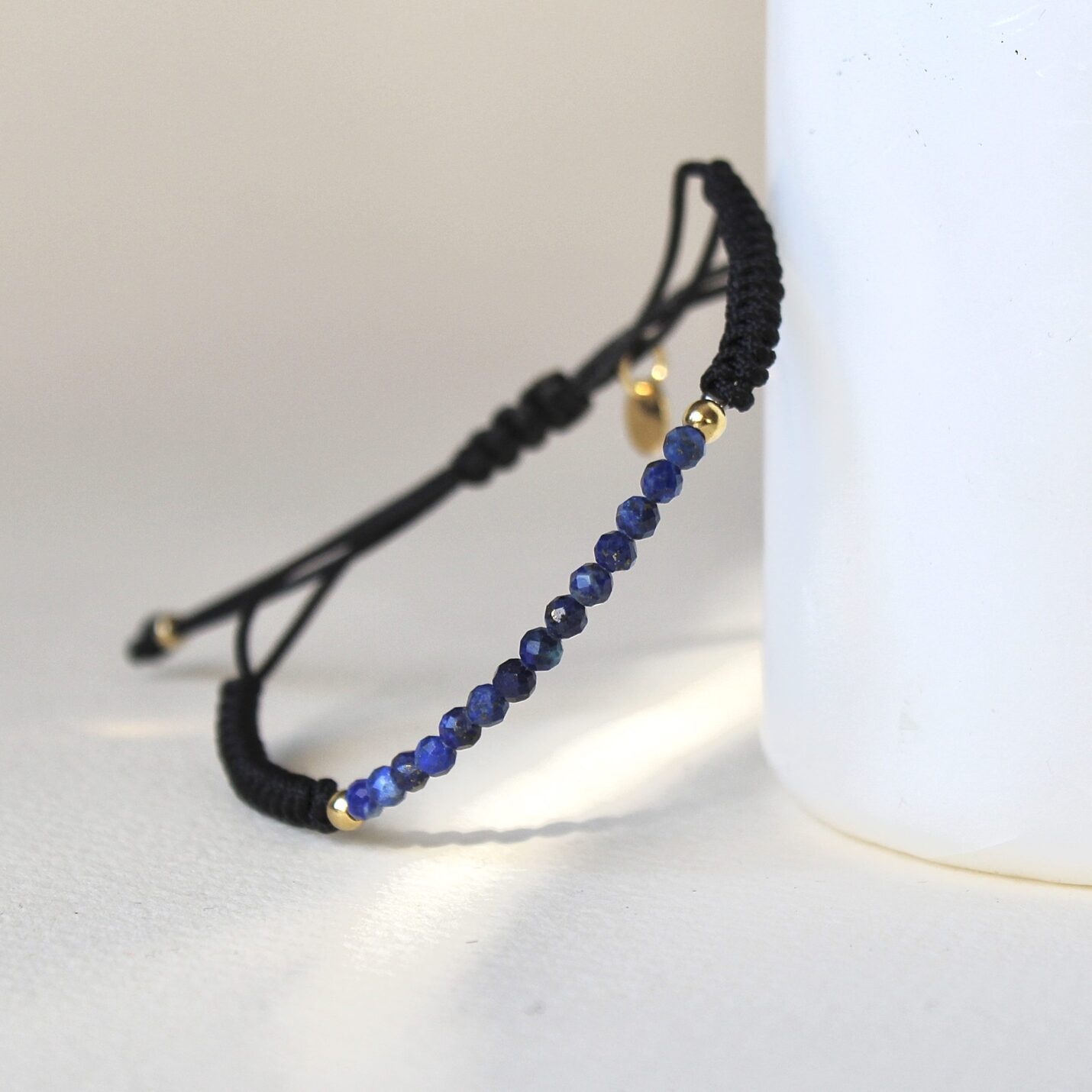 Joyas artesanales Pulsera Martina Lapizlázuli en Plata con Baño de Oro