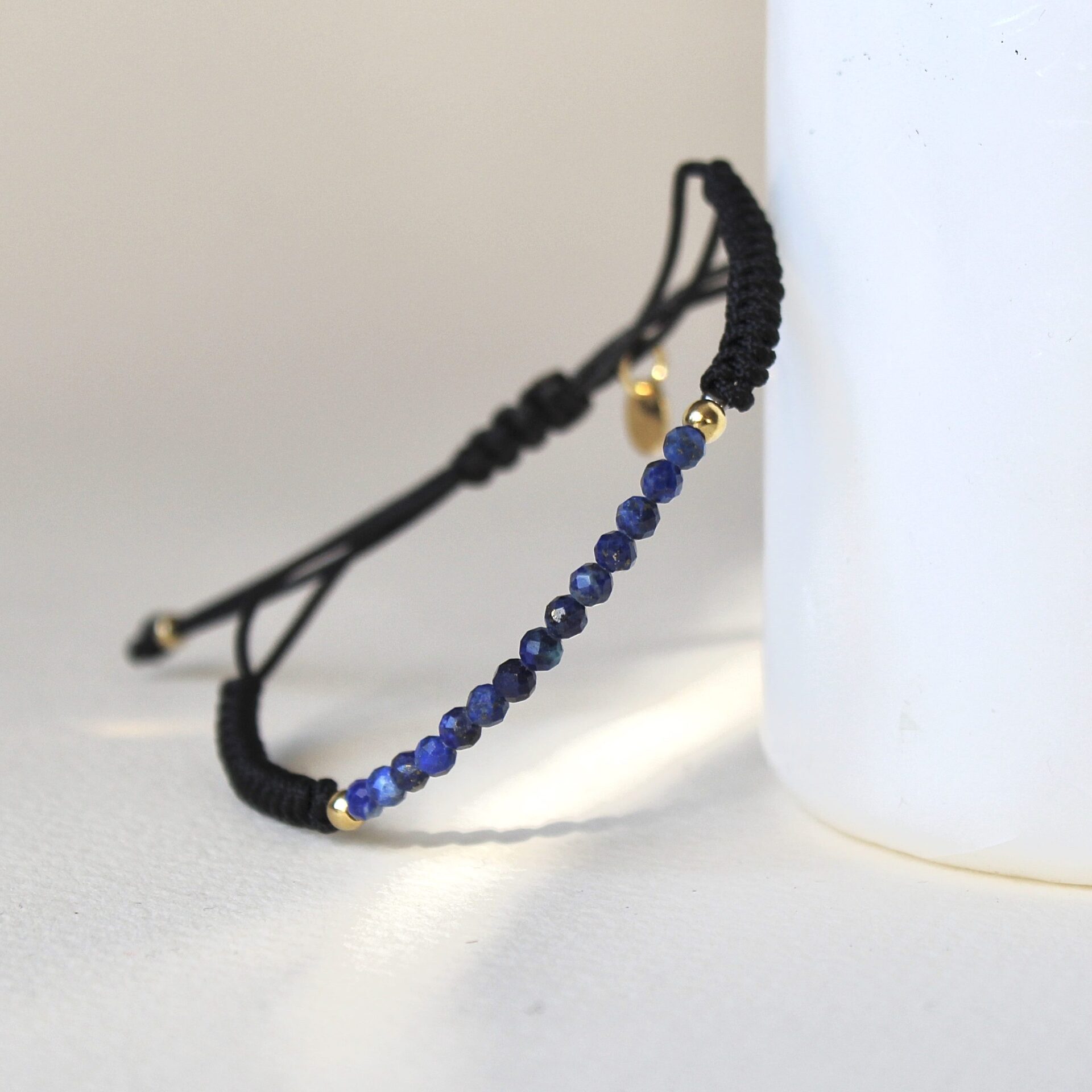 Joyas artesanales Pulsera Martina Lapizlázuli en Plata con Baño de Oro