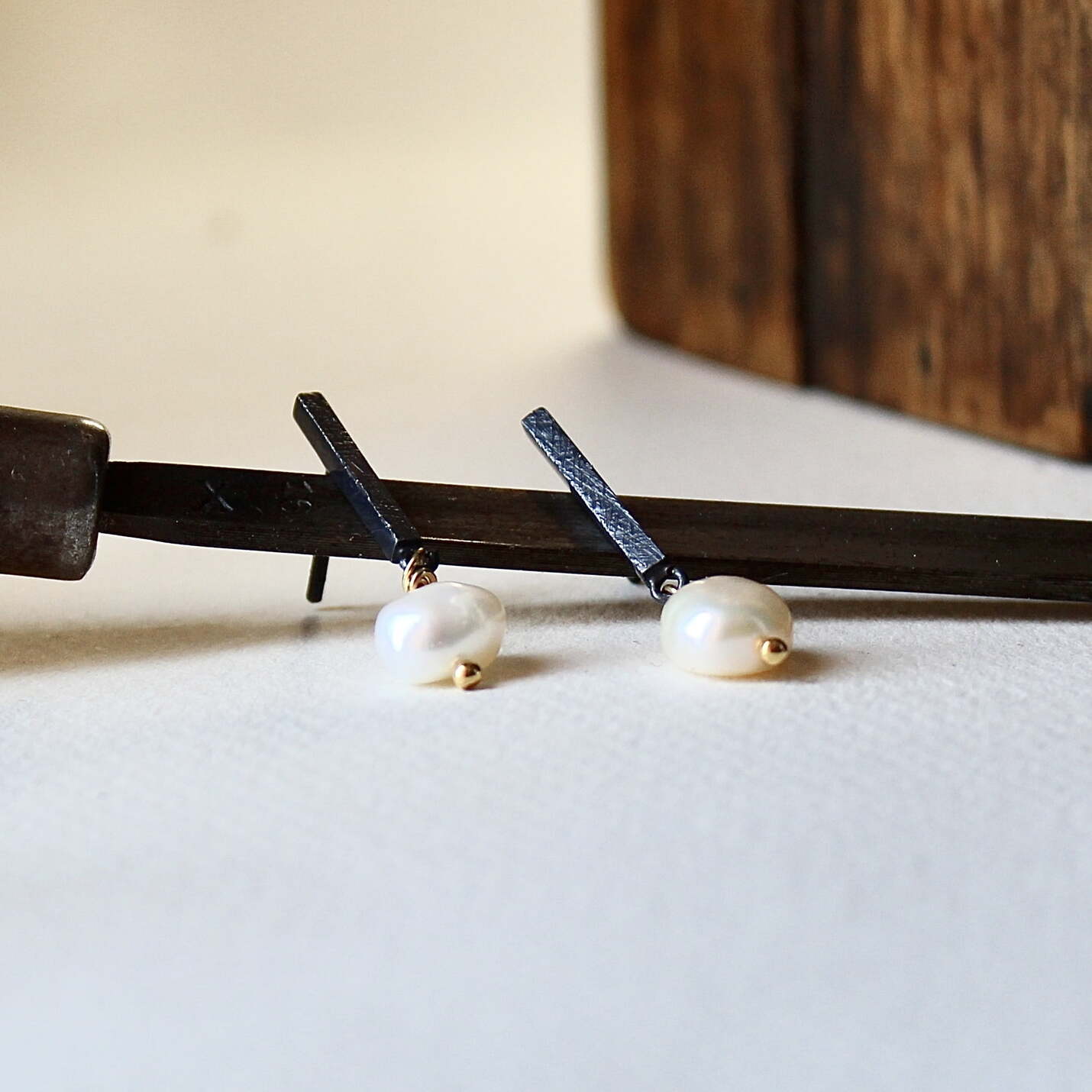 Joyas hechas a mano Pendientes Jana en Plata negra y Perla