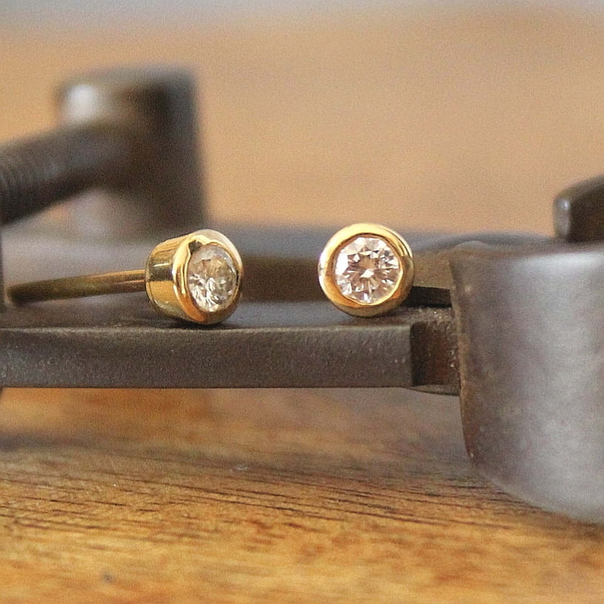 Joyas artesanales Pendientes Renée Oro y Diamante