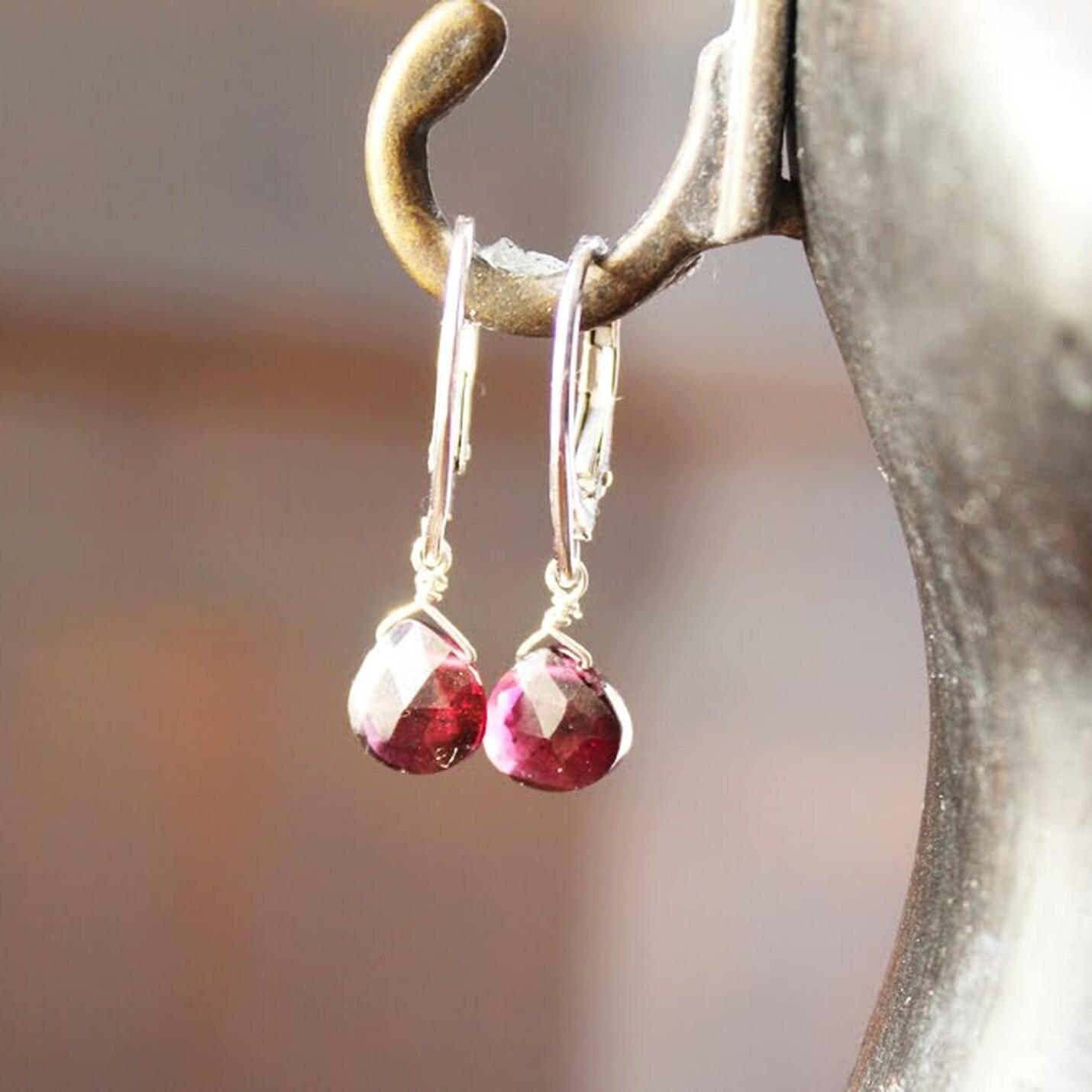 Joyas artesanales Pendientes Tamar Plata y Granate