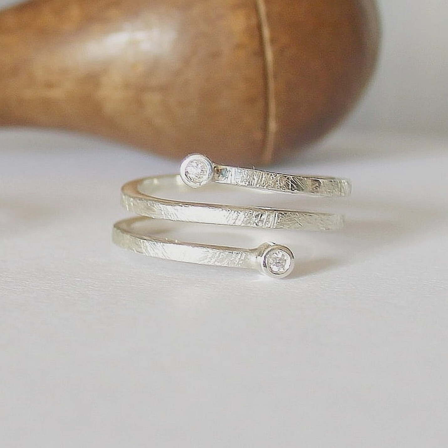 Joyas artesanales Anillo Vinyet Plata y Diamante