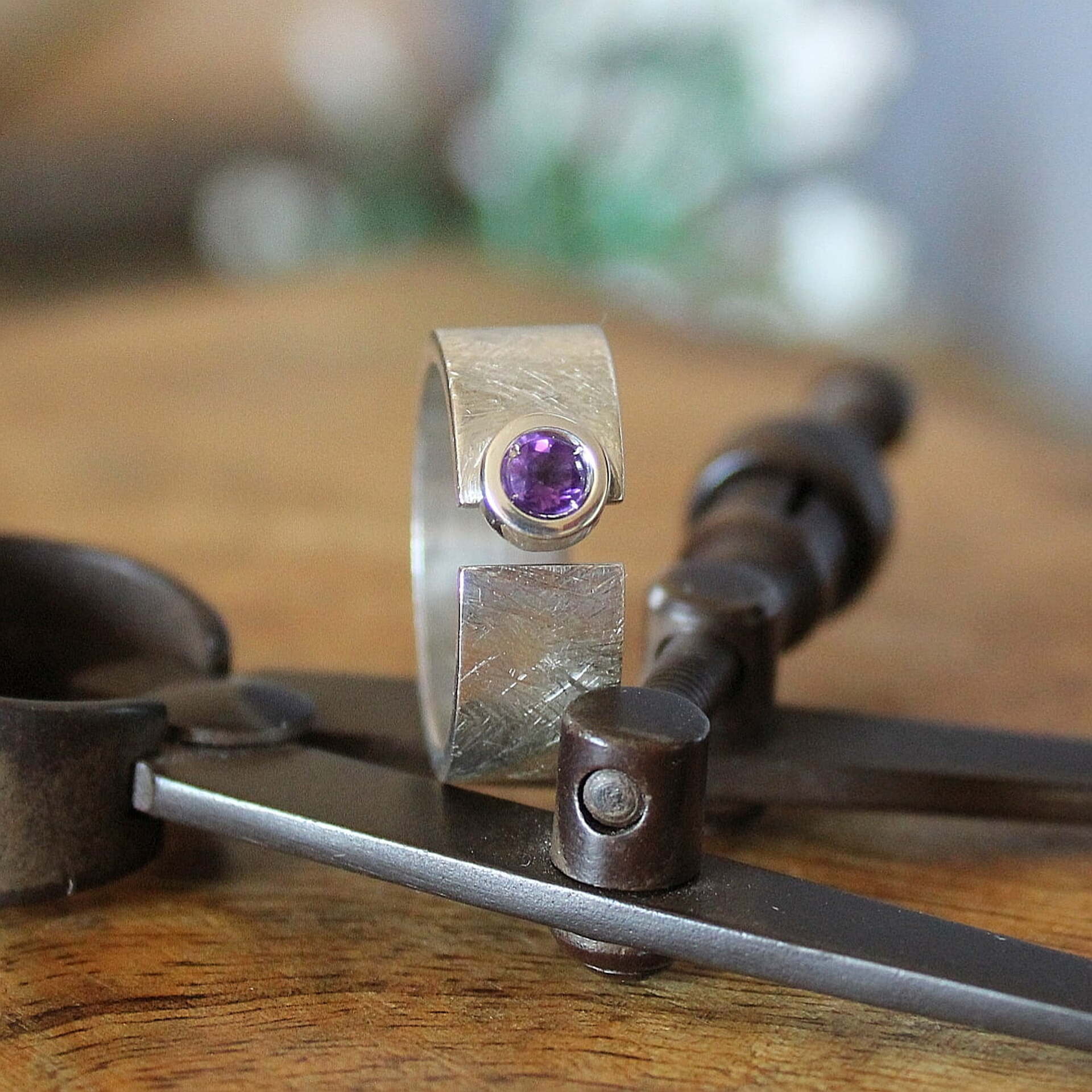 Joyas hechas a mano Anillo Fiona Plata y Amatista