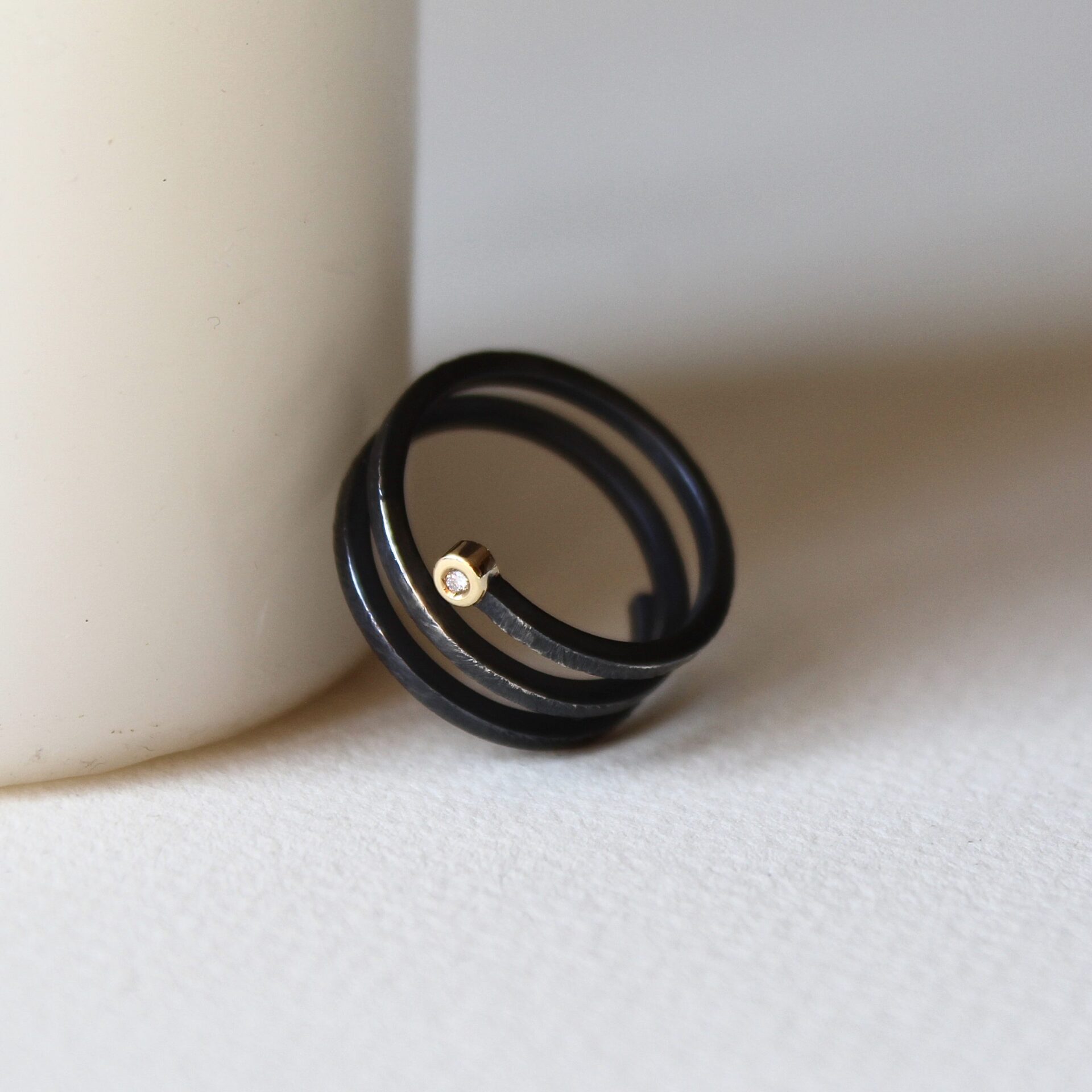 Joyas artesanales Anillo Greta Oro, Diamante y Plata