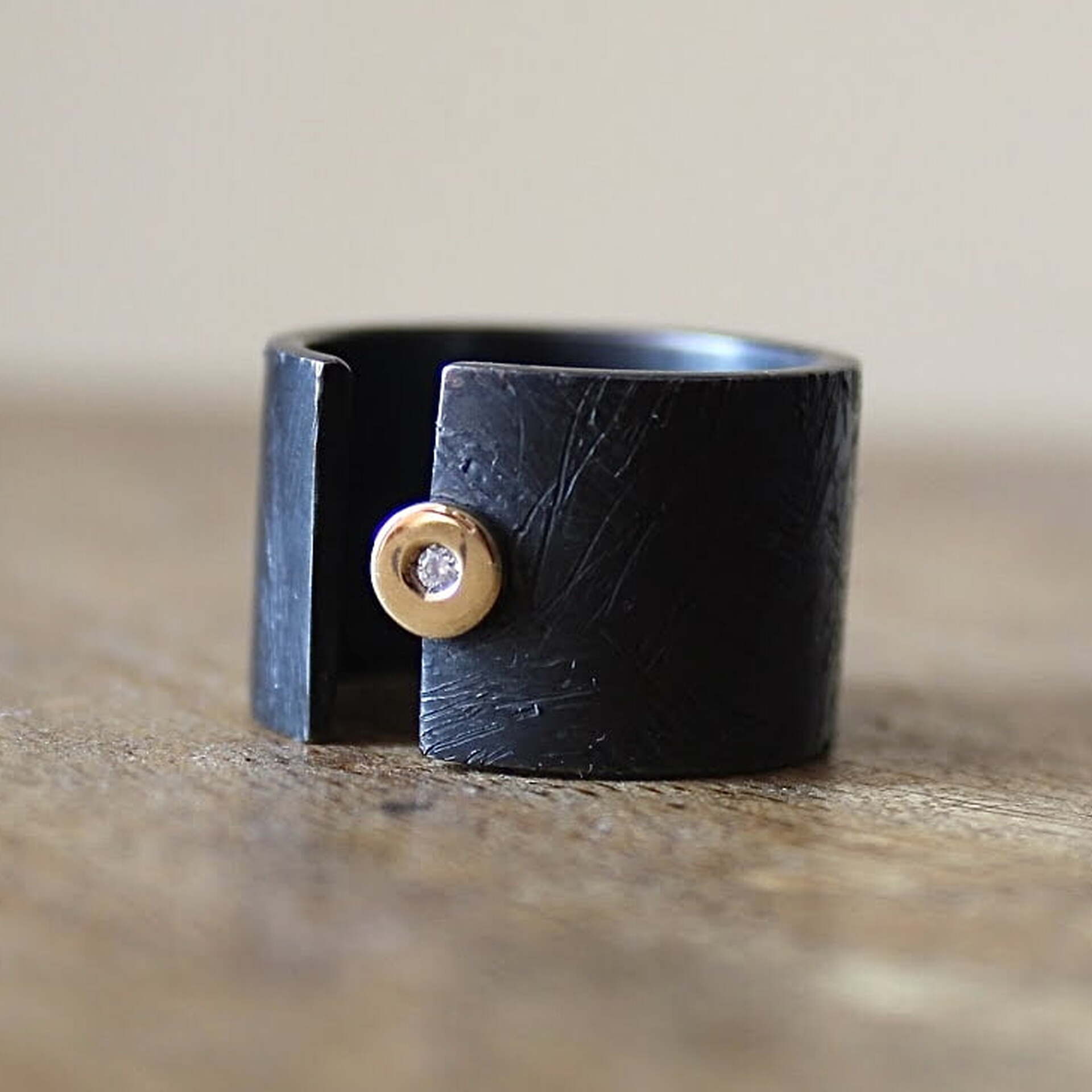 Joyas artesanales Anillo Arsenda Black Oro Diamante y Plata