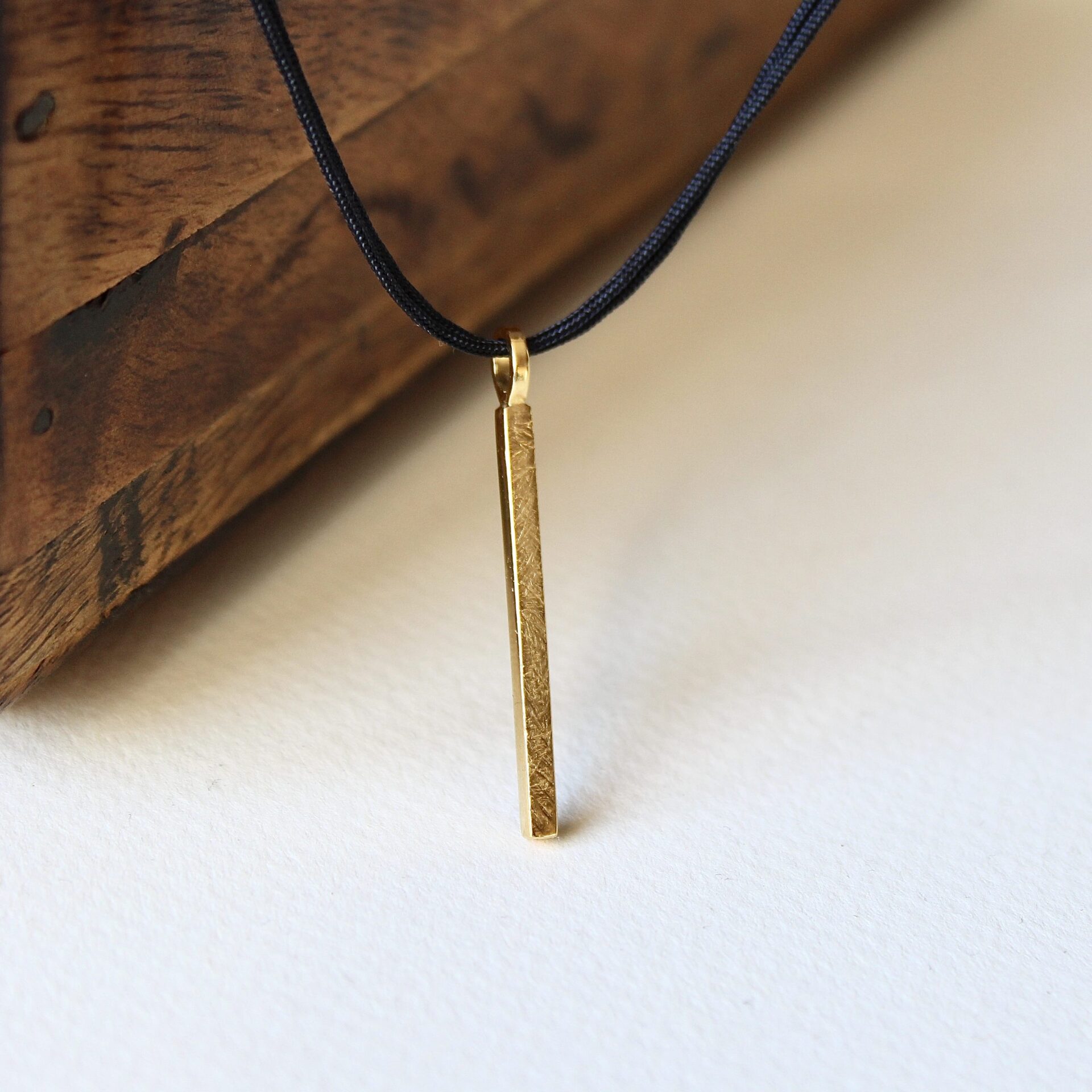 Joyas hechas a mano Colgante Rusk Grande Plata con Baño de Oro cordón