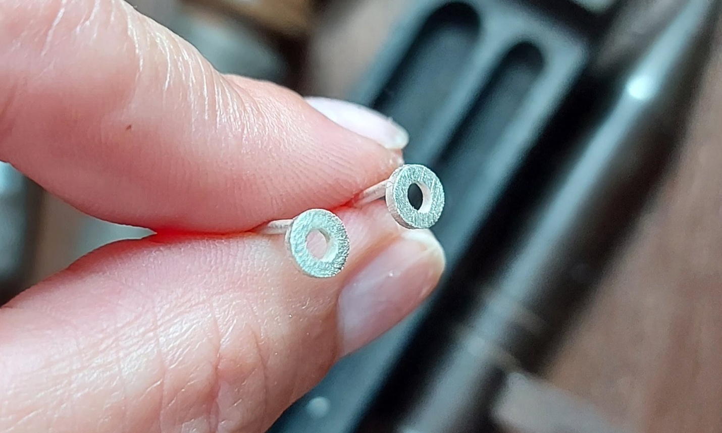 Pendientes Cortos vs. Largos: ¿Cuál Elegir?